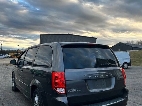 Used 2016 Dodge Grand Caravan SE FWD image 6