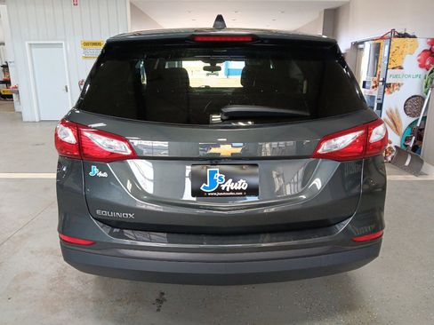 Used 2019 Chevrolet Equinox LS w/ LS Convenience Package image 8