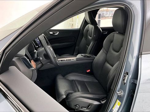 Certified 2023 Volvo XC60 B5 Ultimate w/ Climate Package image 34