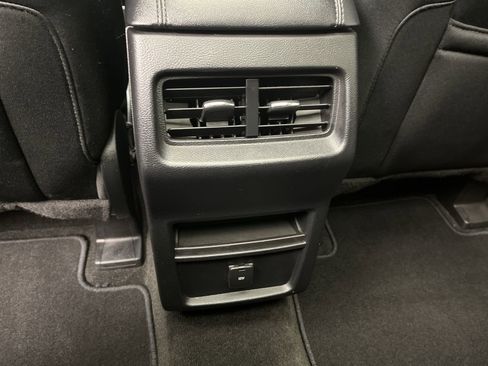 Used 2019 Ford Edge SEL image 15