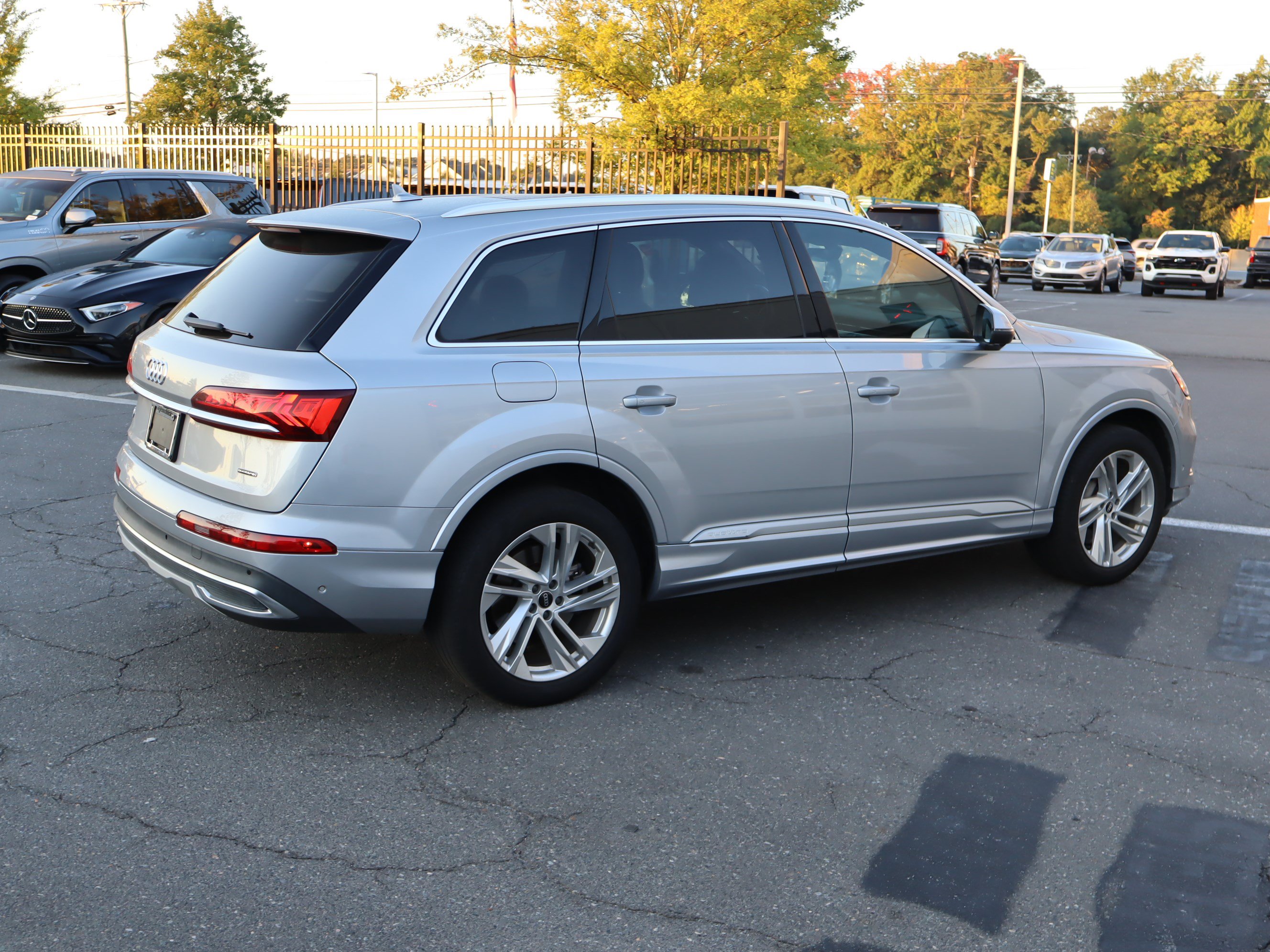 Used 2021 Audi Q7 2.0T Premium Plus w/ Executive Package AWD/4WD image 10