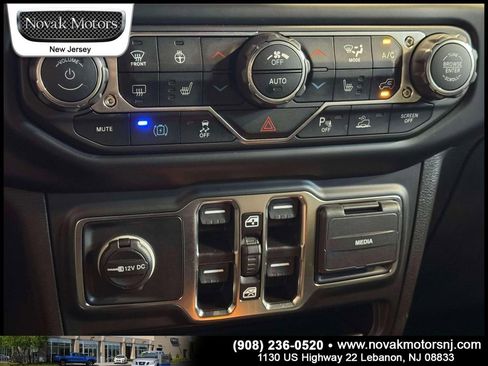 Used 2022 Jeep Wrangler Unlimited Sahara w/ Cold Weather Group image 27