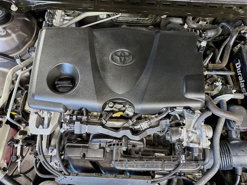 Used 2021 Toyota Camry SE image 38