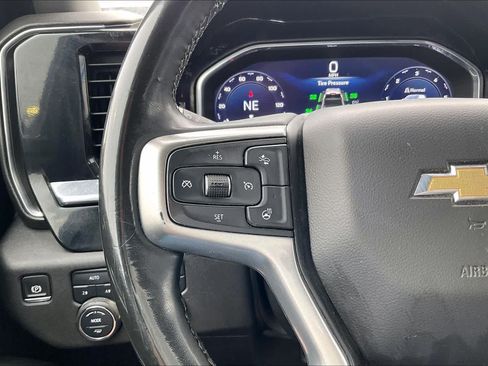 Used 2025 Chevrolet Silverado 1500 LT AWD/4WD image 21
