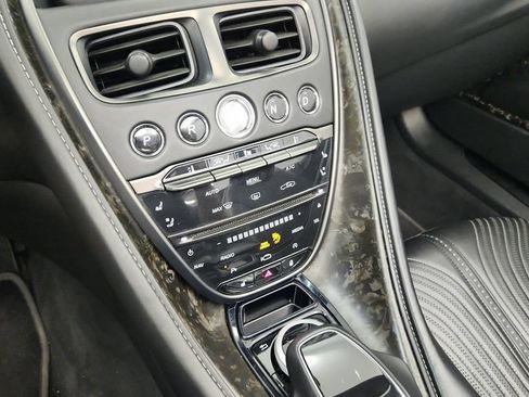 Used 2019 Aston Martin DB11 Volante RWD image 33
