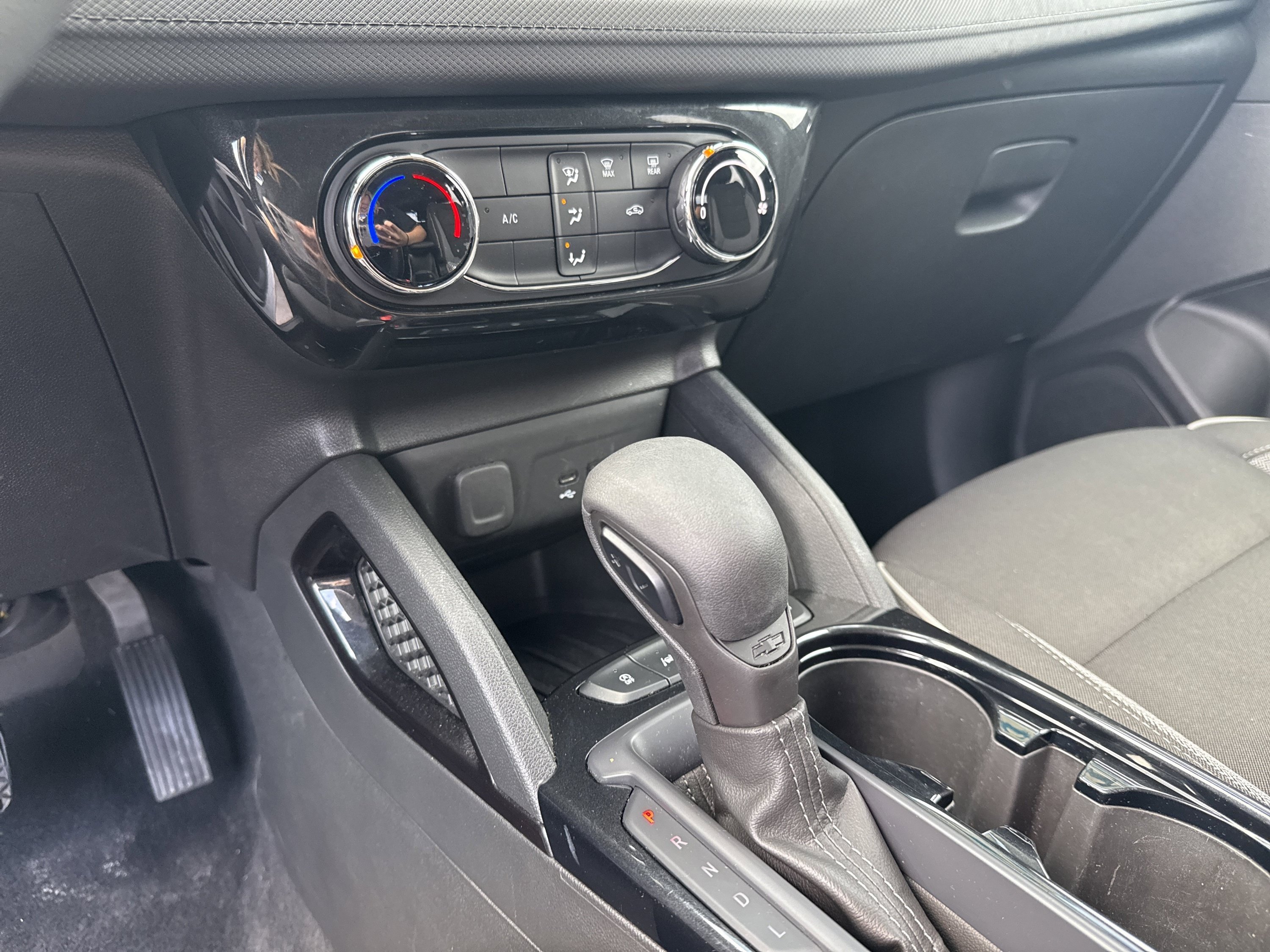 Used 2025 Chevrolet TrailBlazer LT AWD/4WD image 23