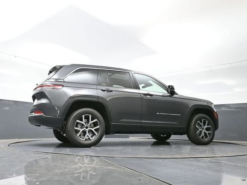 New 2025 Jeep Grand Cherokee Limited w/ Luxury Tech Group II image 46