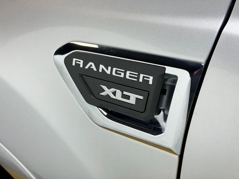 Used 2019 Ford Ranger XLT w/ Equipment Group 302A Luxury AWD/4WD image 11