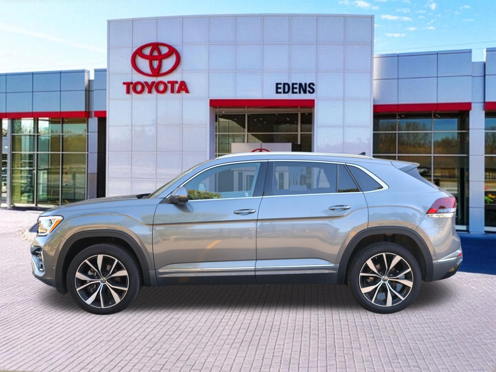 Used 2025 Volkswagen Atlas Cross Sport SEL Premium R-Line AWD/4WD image 9