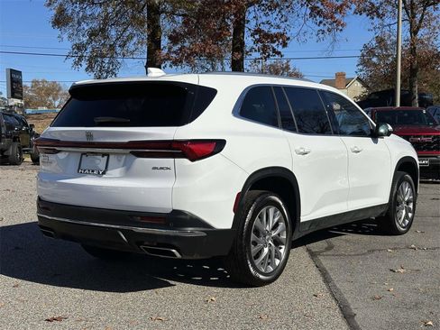 Used 2025 Buick Enclave Preferred image 20