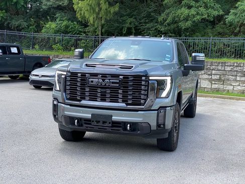 Used 2024 GMC Sierra 2500 Denali Ultimate AWD/4WD image 3