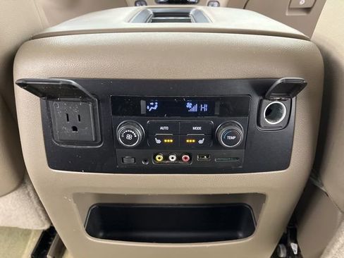 Used 2016 GMC Yukon SLT w/ Premium Edition image 45