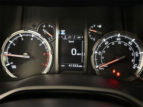 Used 2022 Toyota 4Runner TRD Off-Road image 3