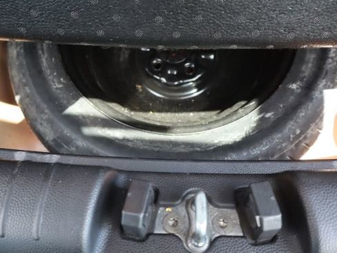 Used 2017 Kia Soul + FWD image 22