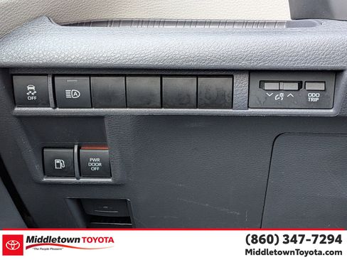 Certified 2024 Toyota Sienna XLE image 18