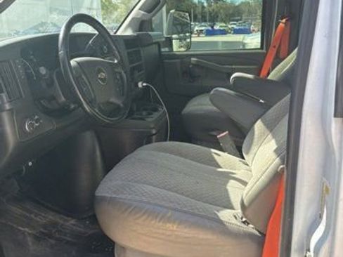 Used 2022 Chevrolet Express 3500 w/ Power Convenience Package image 3