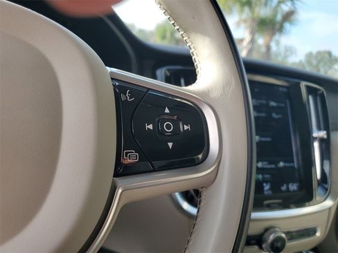 Used 2020 Volvo S60 T6 Inscription image 37