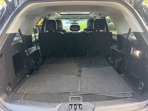 Used 2022 Ford Explorer XLT w/ Equipment Group 202A image 27