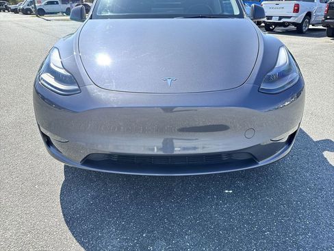 Used 2023 Tesla Model Y Long Range image 8