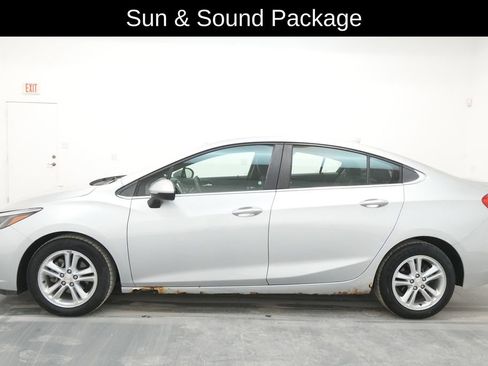 Used 2017 Chevrolet Cruze LT w/ Sun And Sound Package image 4