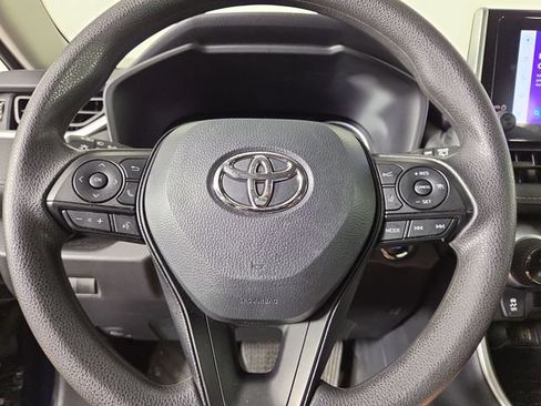 Used 2025 Toyota RAV4 XLE AWD/4WD image 21