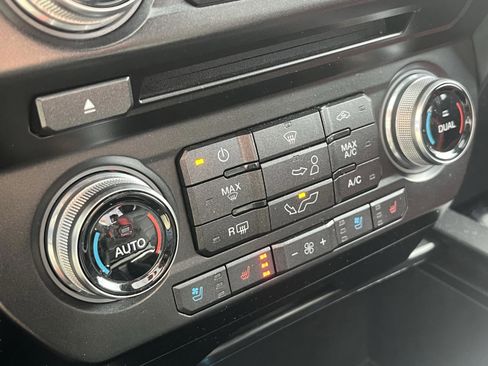 Used 2018 Ford F150 Lariat w/ Equipment Group 502A Luxury image 25