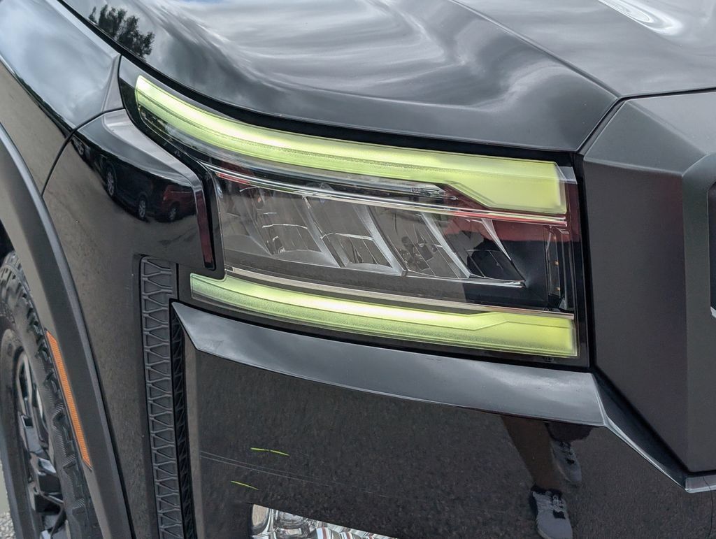 Certified 2022 Nissan Frontier PRO-4X w/ Off-Road Protection Package AWD/4WD image 9