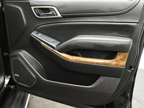 Used 2015 GMC Yukon Denali w/ Premium Package image 24