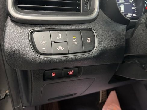 Used 2019 Kia Sorento SX image 17