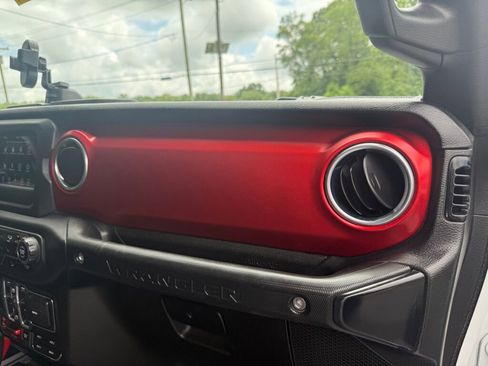 Used 2019 Jeep Wrangler Unlimited Rubicon w/ Cold Weather Group image 27