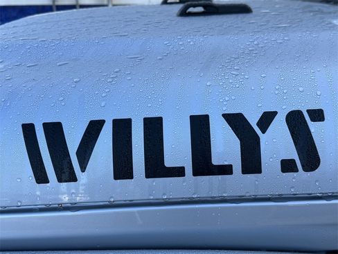 New 2023 Jeep Gladiator Willys image 18