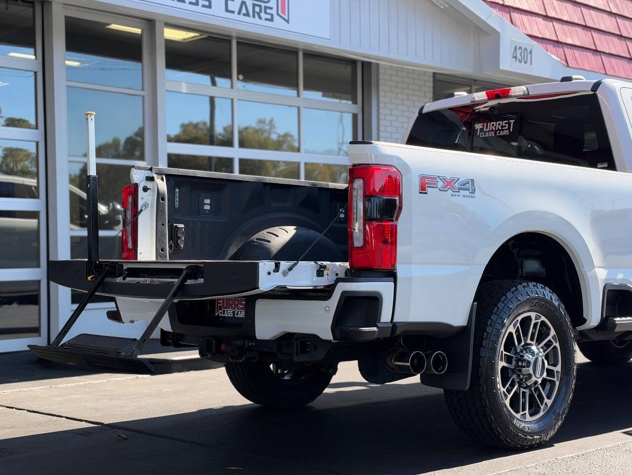 Used 2024 Ford F350 Limited w/ FX4 Off-Road Package AWD/4WD image 15