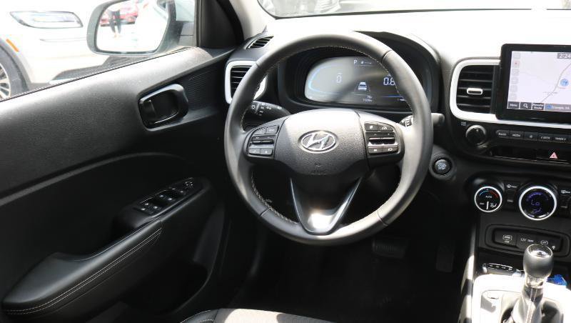 Used 2025 Hyundai Venue Limited FWD image 22