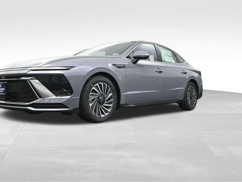 Used 2025 Hyundai Sonata Limited image 34