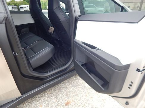 Used 2024 Tesla Cybertruck AWD Crew Cab image 15