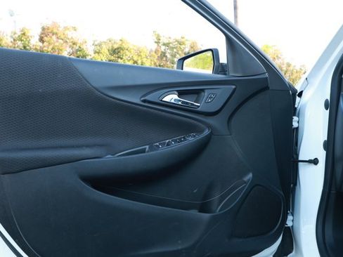 Used 2024 Chevrolet Malibu LT image 18