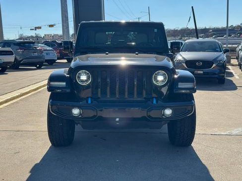 Used 2021 Jeep Wrangler Unlimited Sahara image 2