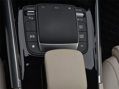 Certified 2022 Mercedes-Benz GLA 250 4MATIC image 18