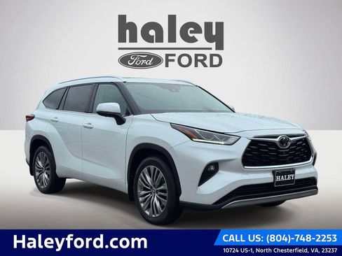 Used 2023 Toyota Highlander Platinum AWD/4WD image 1