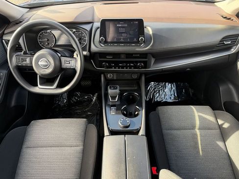 Used 2023 Nissan Rogue SV w/ SV Premium B Package image 18