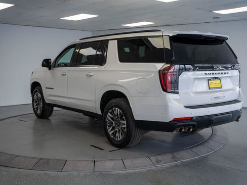 Used 2025 Chevrolet Suburban Z71 AWD/4WD image 5