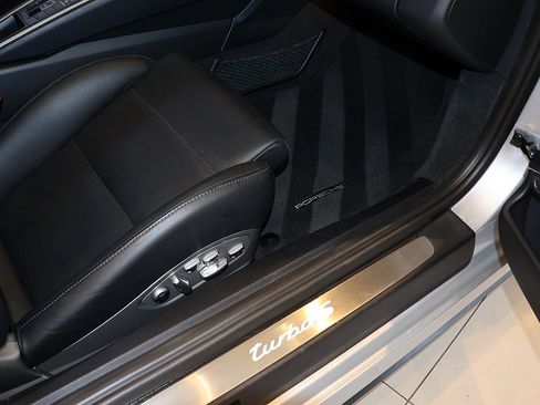 Used 2014 Porsche 911 Turbo S image 66