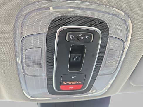 Certified 2025 Hyundai Elantra Limited FWD image 27