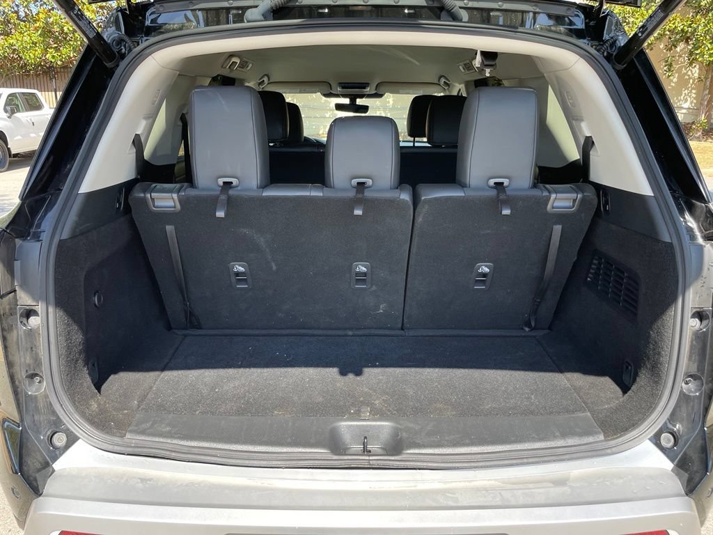 Used 2025 Nissan Pathfinder SL AWD/4WD image 7
