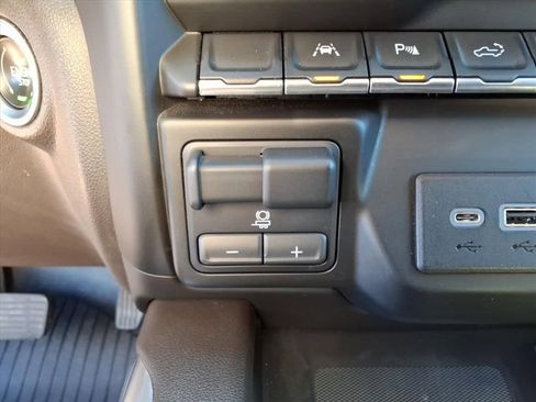 Used 2022 Chevrolet Silverado 1500 LTZ w/ LTZ Premium Package image 23