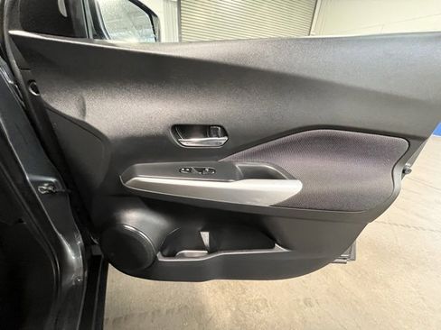 Used 2020 Nissan Kicks SV image 11