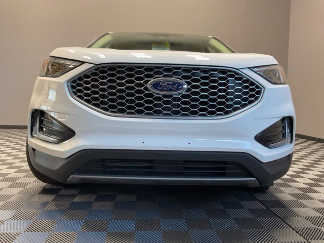 Used 2024 Ford Edge SEL w/ Convenience Package AWD/4WD image 3