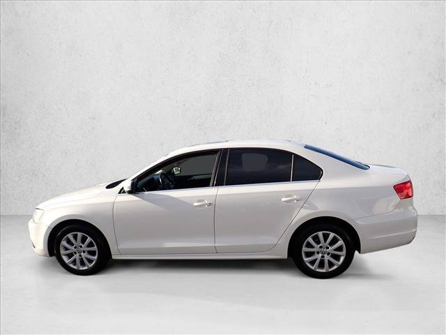 Used 2013 Volkswagen Jetta SE FWD image 2