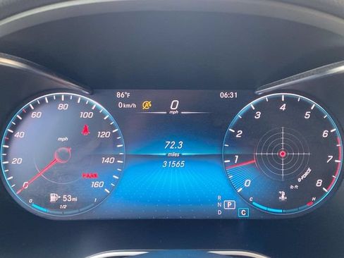 Used 2021 Mercedes-Benz GLC 300 4MATIC image 11