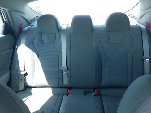 New 2026 Hyundai Elantra SE FWD image 19